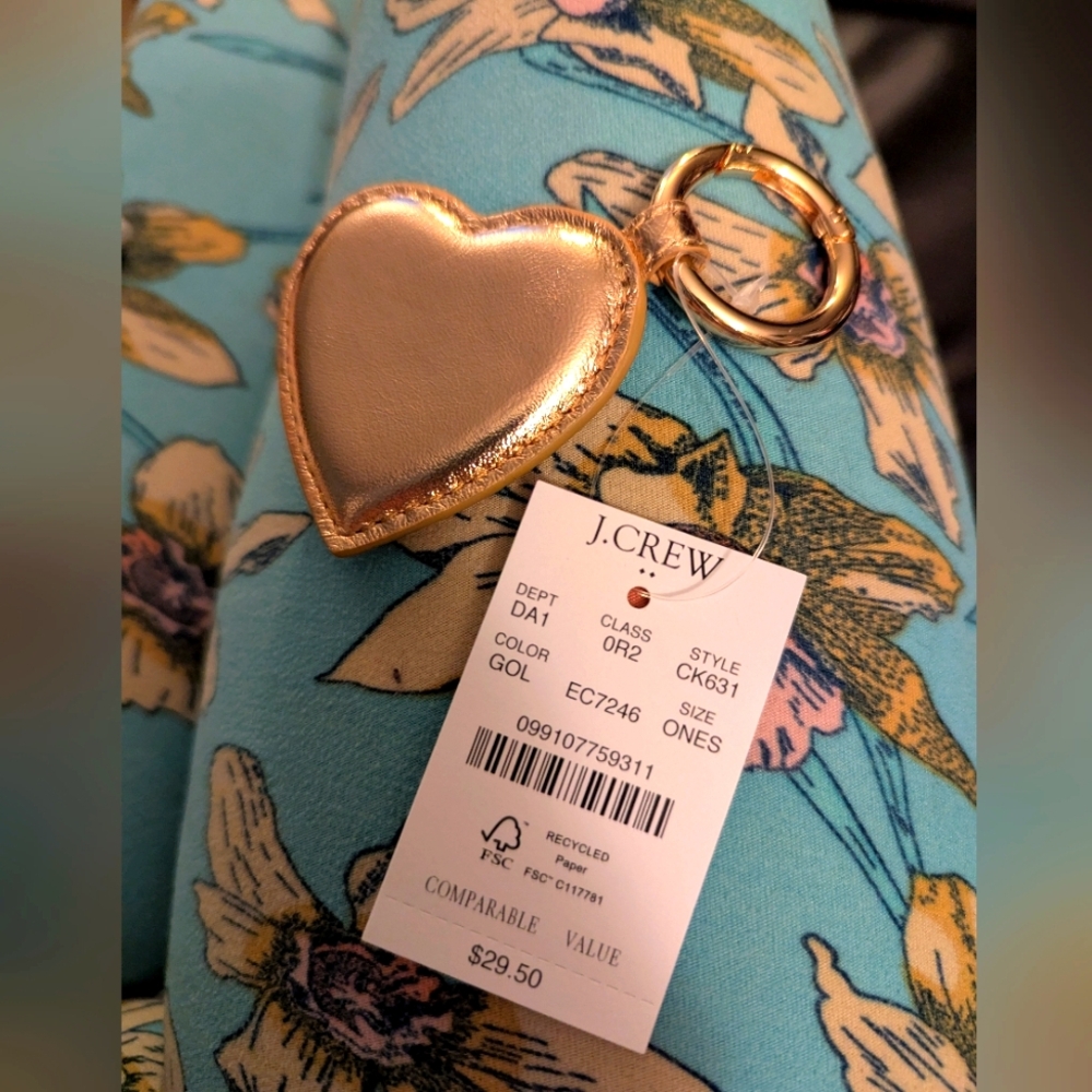 NWT ⭐ J. CREW ⭐ GOLD METALLIC LEATHER 💛 HEART SILHOUETTE BAG CHARM/KEY CHAIN 💛